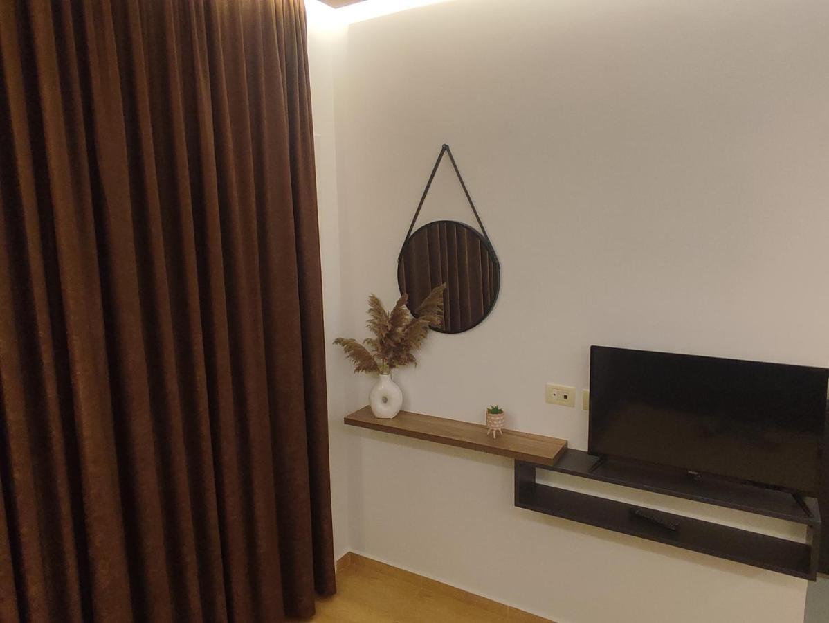 Apartments Sadiku With Sea View Sarandë Exteriör bild